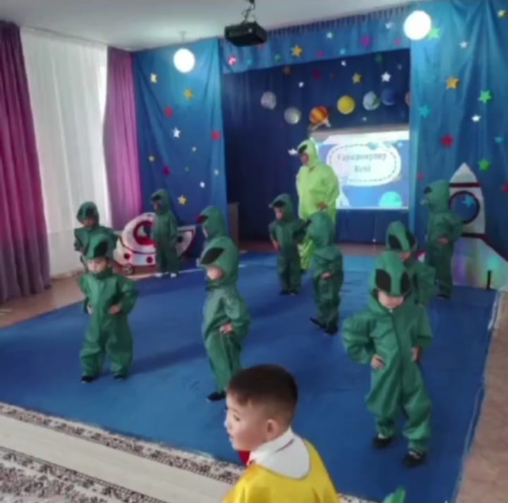 "Ғарышкерлер күні" Әбденбекова Н