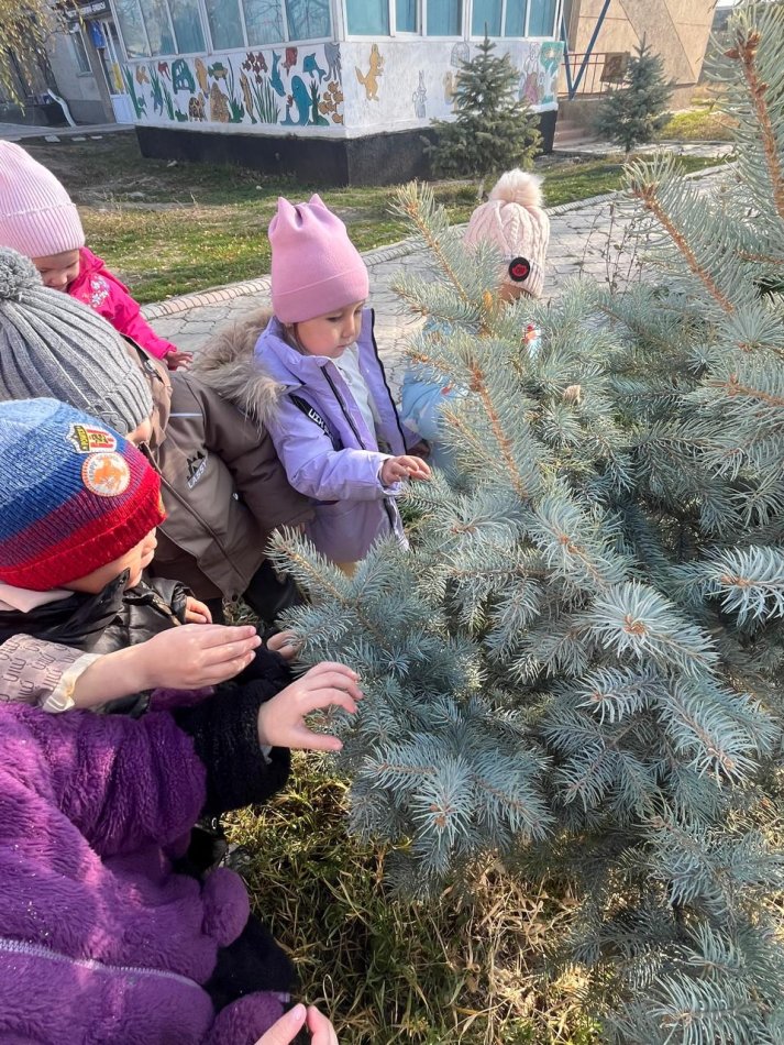 "Біз экологпыз"  Тәрбиеші:  Уатбаева Л